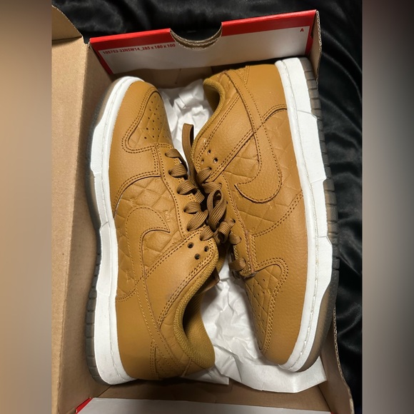 Nike Wheat Dunk Low - Picture 1 of 5